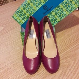 Hot in Hollywood pump heels size 7 1/2 EUC